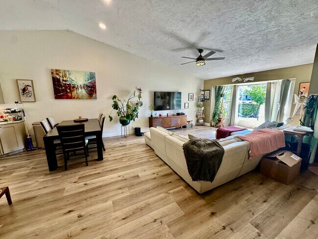 Photo - 4492 Brook Dr