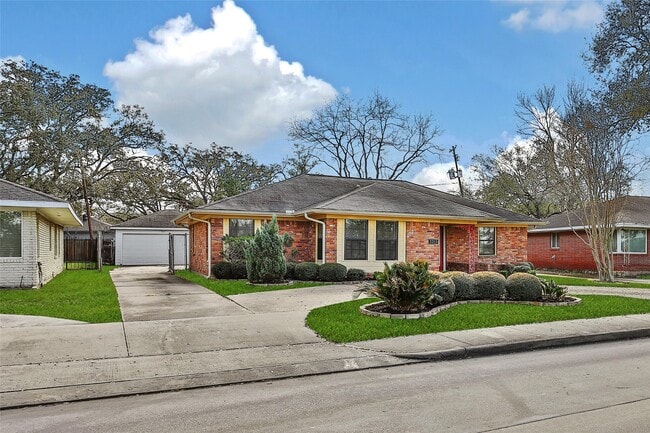Photo - 3315 S Braeswood Blvd