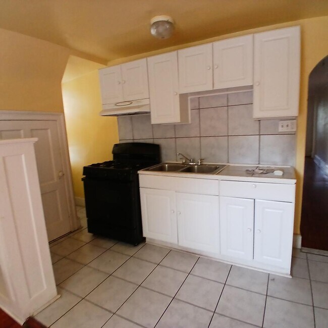 5804 Greene St Unit Third Floor