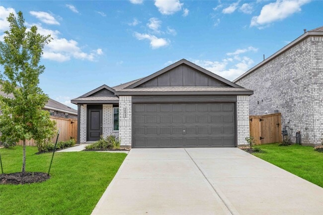Building Photo - 16842 Spotted Oak Dr