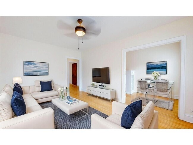 Building Photo - 214 E 19th St Unit 304 Rental