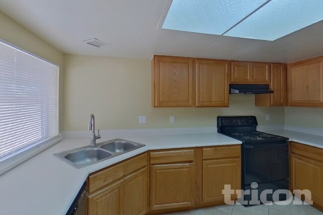 Photo - 2403 S Evergreen Rd