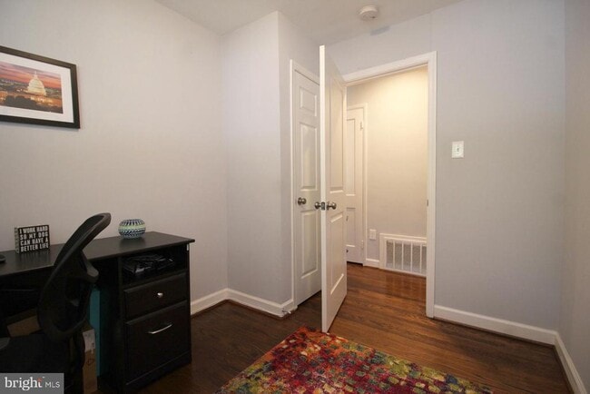 Photo - 3287 Annandale Rd