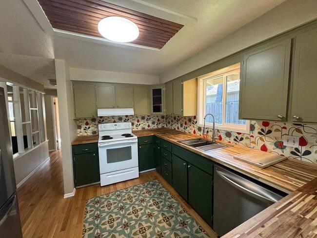 Photo - 3 Bed 2 Bath Home