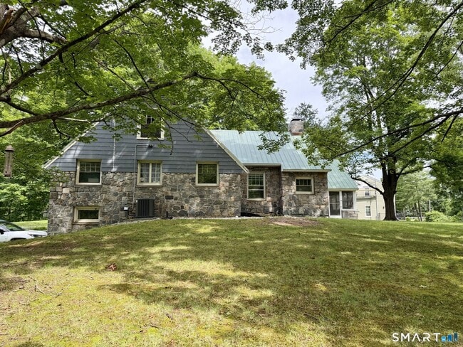 Photo - 625 Maple Ave