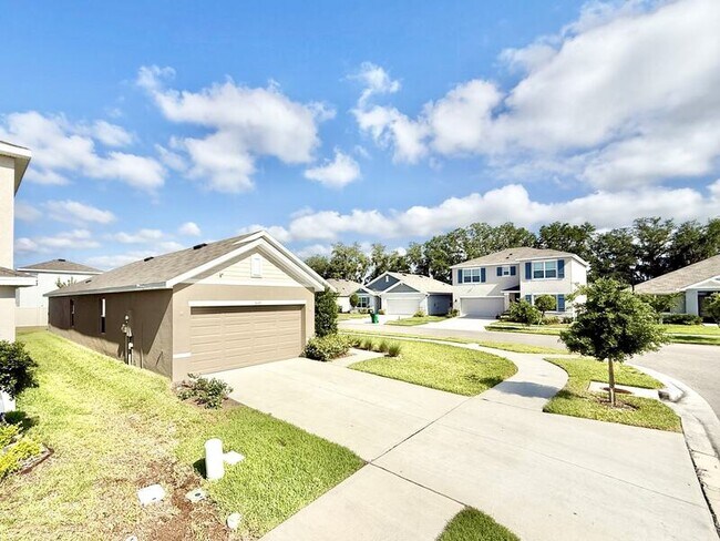 Photo - 5699 Chorleywood Ln