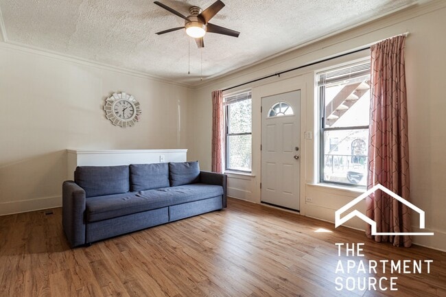 Photo - 908 W Belle Plaine Ave Unit 1