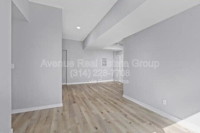 Photo - 5931 Maple Ave Unit 3w