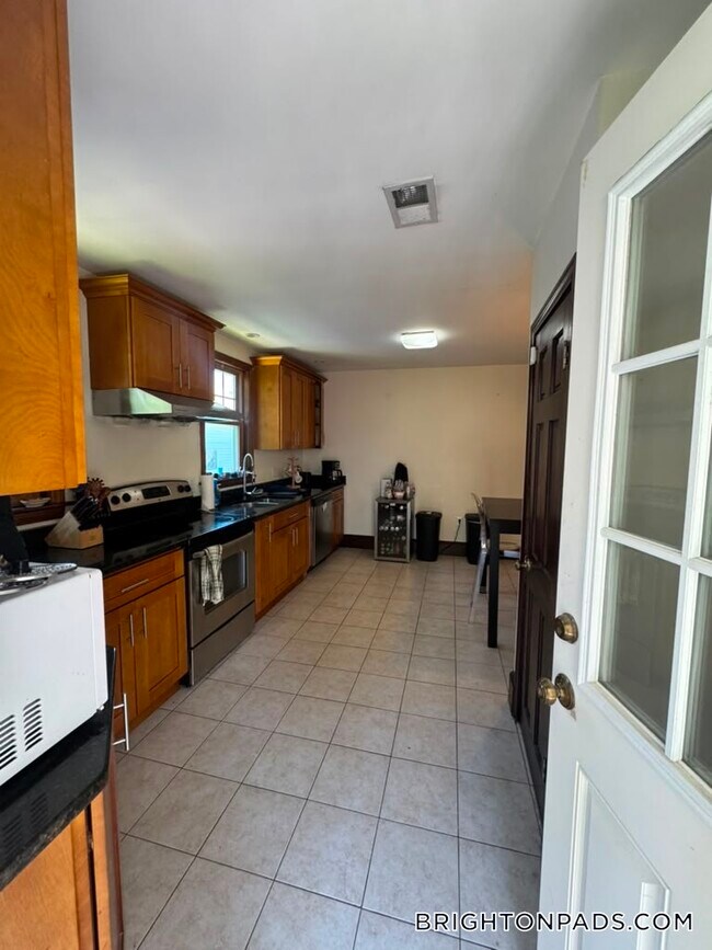 Photo - 138 Nonantum St