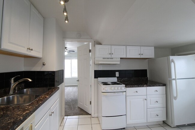 Photo - ONE BEDROOM APARTMENT NEAR KU MED Unit 1312 W 39TH ST. #3