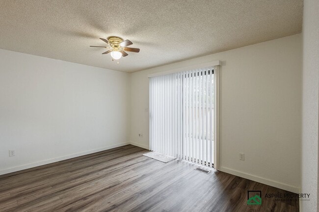 Photo - New Renovated 2 Bed 2 bath Townhome