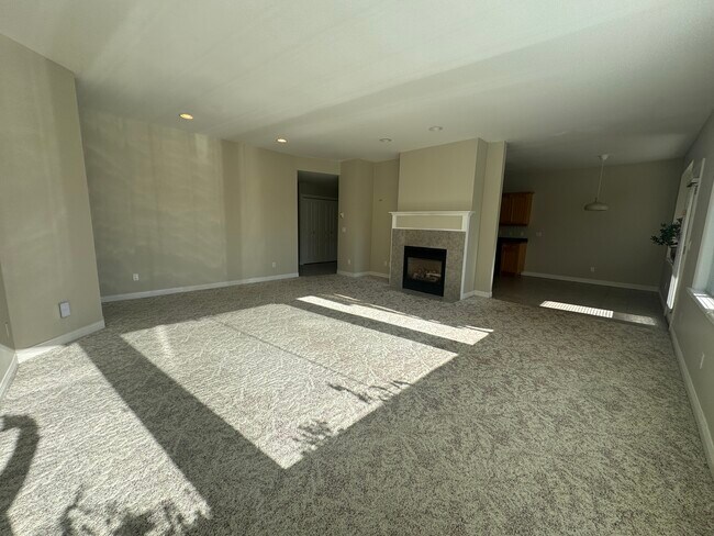 Photo - 20920 115 Av