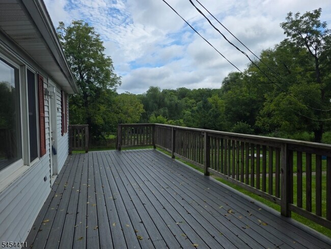 693 Townsbury Rd