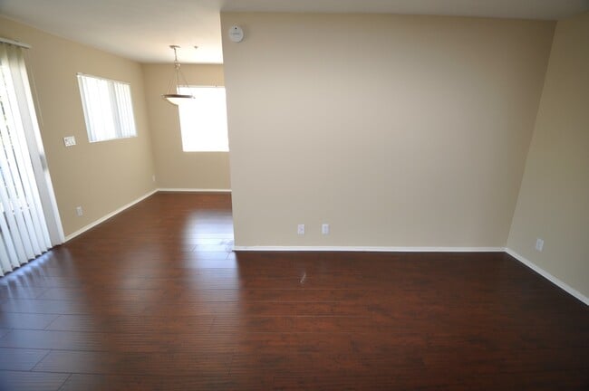 Photo - 5002 Tujunga Ave Unit 303