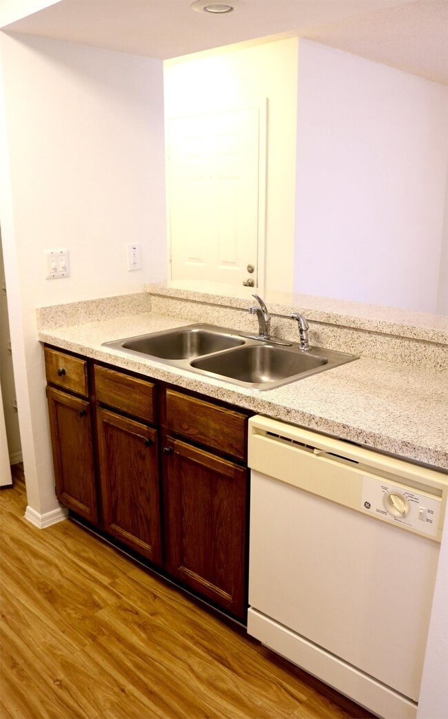 Photo - 151 Waterfall Way