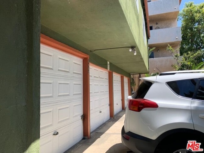 Photo - 1112 Ocean Park Blvd Unit B