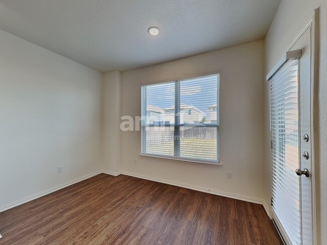 Photo - 2716 Geronimo Creek