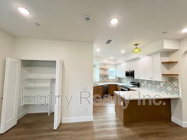 669-2 Townsite Dr