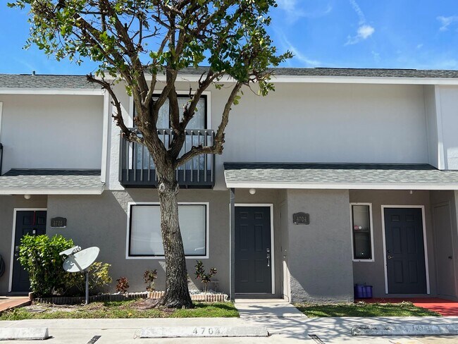 Building Photo - 4704 Pier Dr Rental