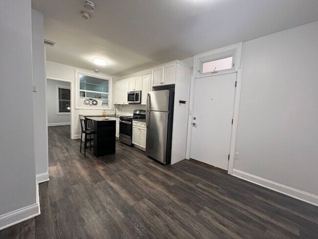 Photo - Amitville Flats