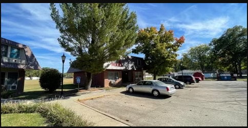 Building Photo - Flora Meadows Apartments Unit C3