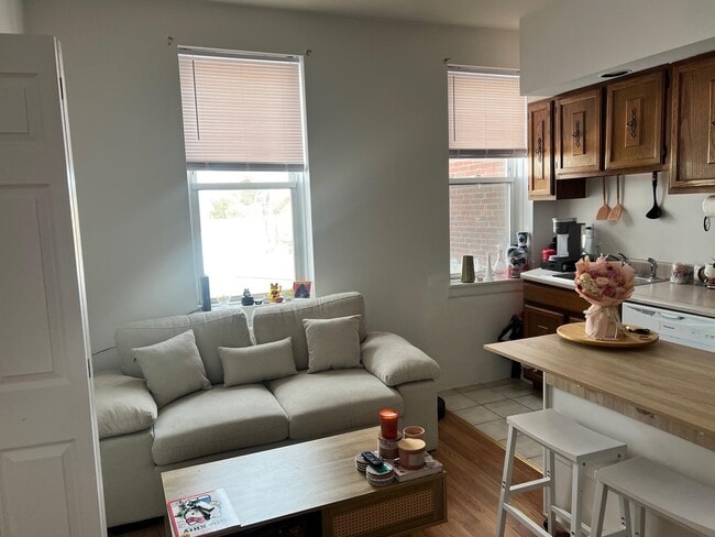 Photo - 25 W 8th St Unit 2R