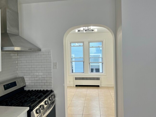 Photo - 22 E 39th St Unit 2nd floor