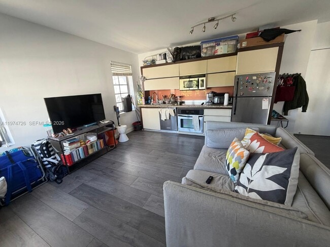 Photo - 435 21st St Unit 318