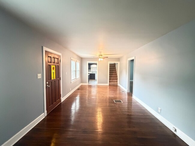 Photo - 3 Bedroom Home With A  Basement And Large Back Yard