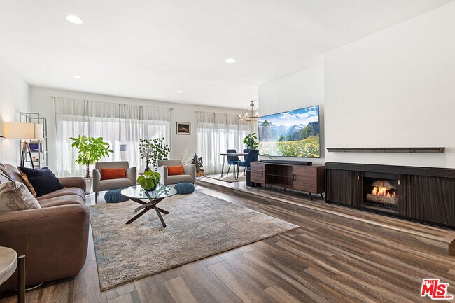 Photo - 11820 Mayfield Ave Condo Unit 105