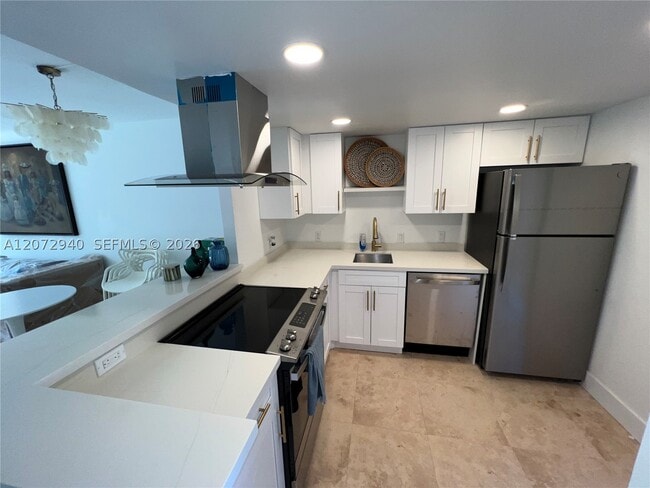 Building Photo - 20500 W Country Club Dr Unit 117