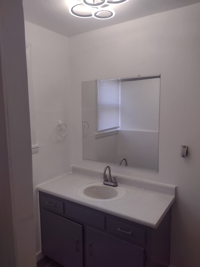 Photo - 2220 2nd St