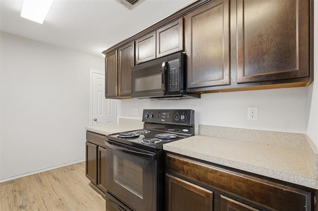 1928 Alanbrooke Dr