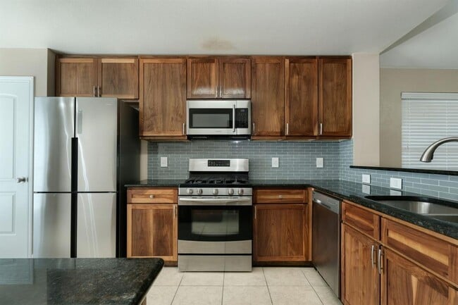 Photo - 5208 Walnut Grove Ct