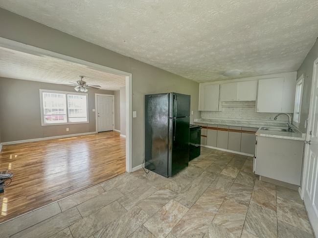 Photo - 804 E Cranford Ave
