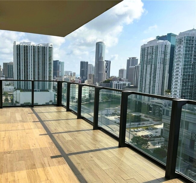 88 SW 7th St Unit 1711