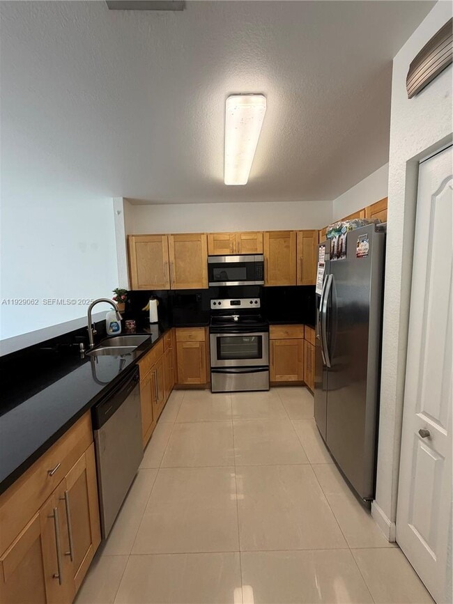 Photo - 956 SW 148th Pl