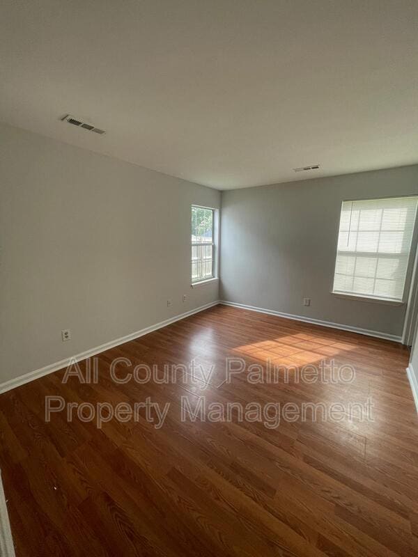 Photo - 5143 Eastway St