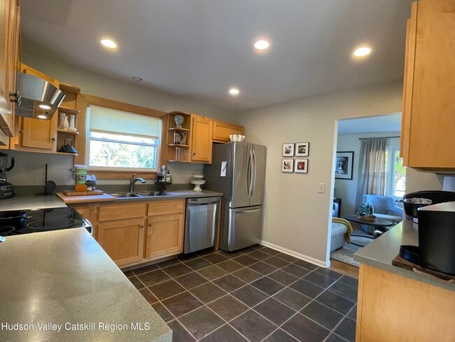 Photo - 37 Garage Place Rd