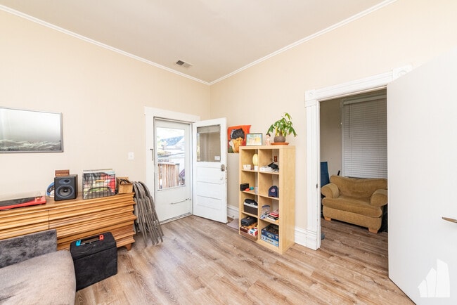 Photo - 1431 W Belmont Ave Unidad 2R