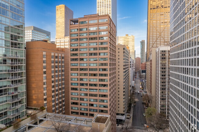 Photo - 247 E Chestnut St