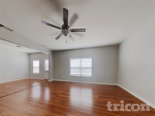 Photo - 216 Elm Patch Dr