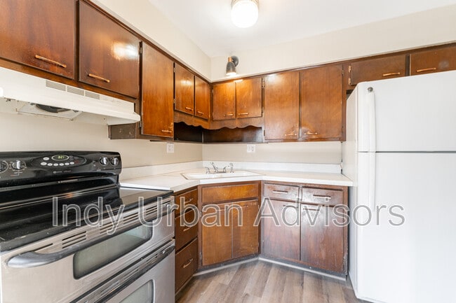 Building Photo - 5903 W Morris St Rental