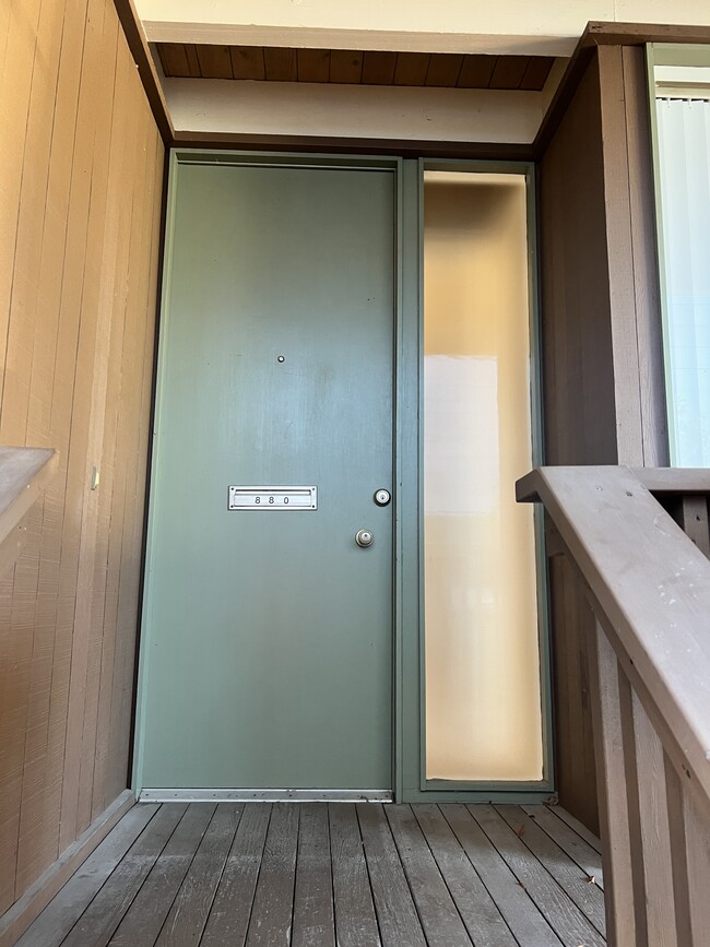 Photo - 880 Larkspur Dr