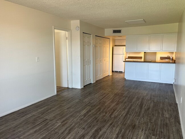 Building Photo - Upstairs 2 Bedroom 2 Bath In Mesa!