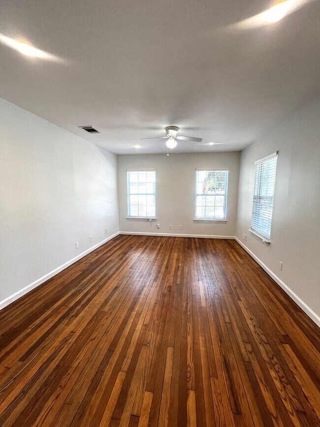 2006 Hamilton Ave