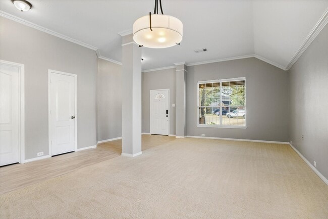 Photo - 402 Abbey Ln