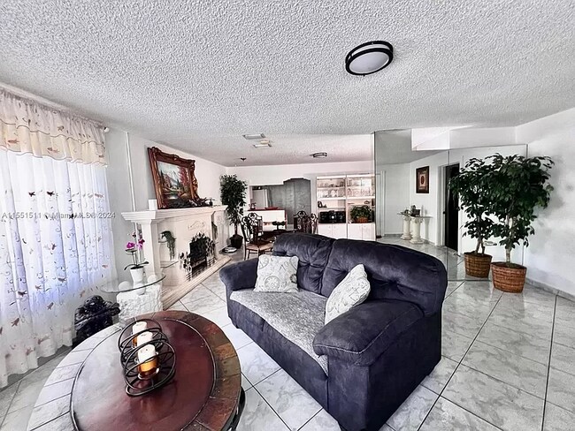 Photo - 1465 SW 28th Way Apartamento Unidad A