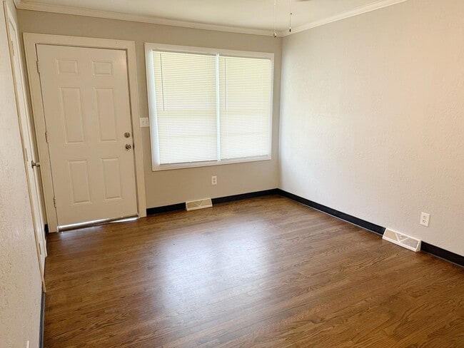 Building Photo - 1021-1021 S Appleton Ave Unit 1021 Rental
