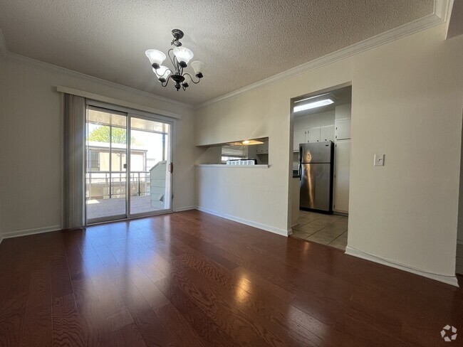 Building Photo - 2632 Park Rd Unit H Rental